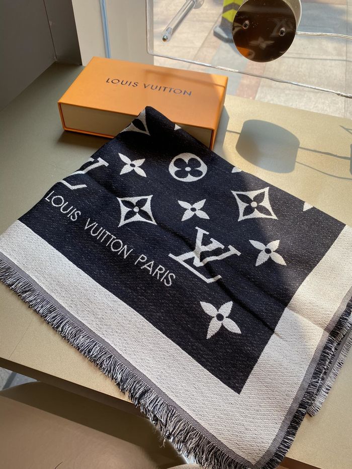 Louis Vuitton Scarf LVS00060